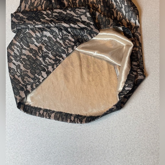 ENFOCUS STUDIO | Black and Cream Lace Dress | Size 6 - Picture 8 of 8